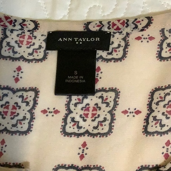 Ann Taylor Pullover Top 3/4 sleeves - Picture 6 of 8